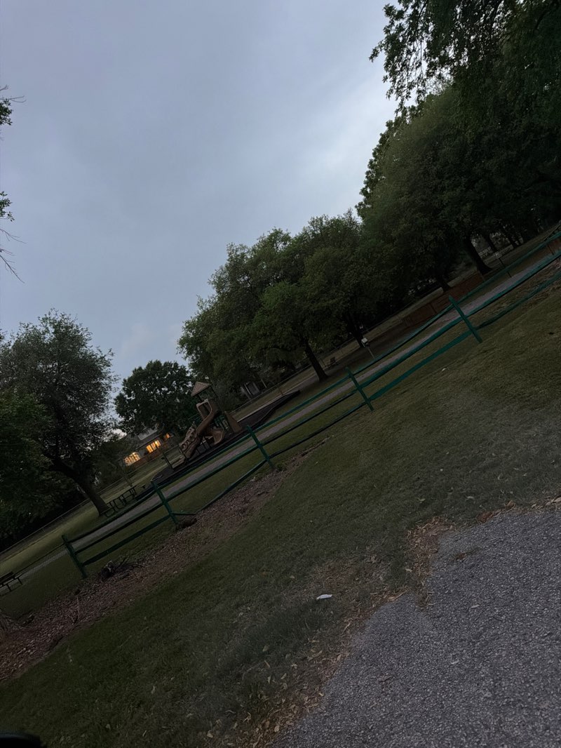 walking near me in Thomas Park in spring