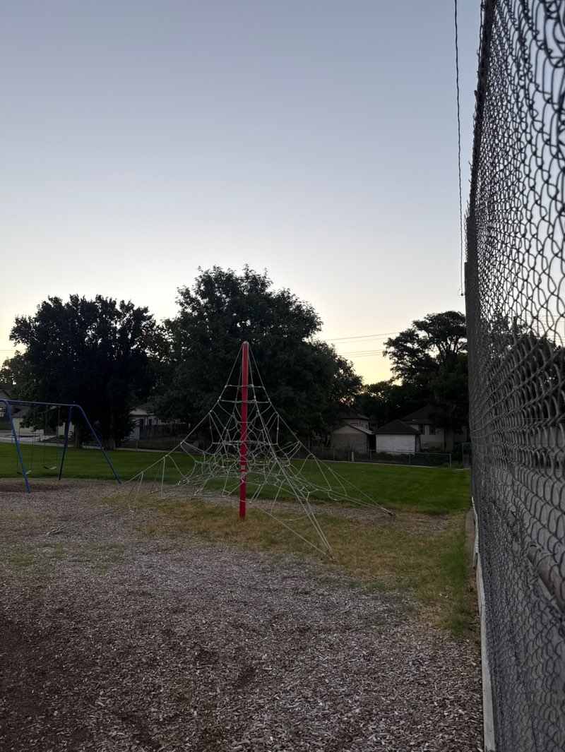 walking near me in Elks City Park in summer