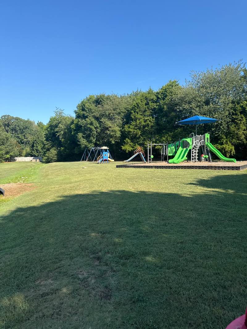 walking near me in Teal Park in autumn