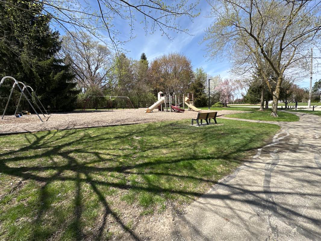 walking near me in Orchards Park in spring