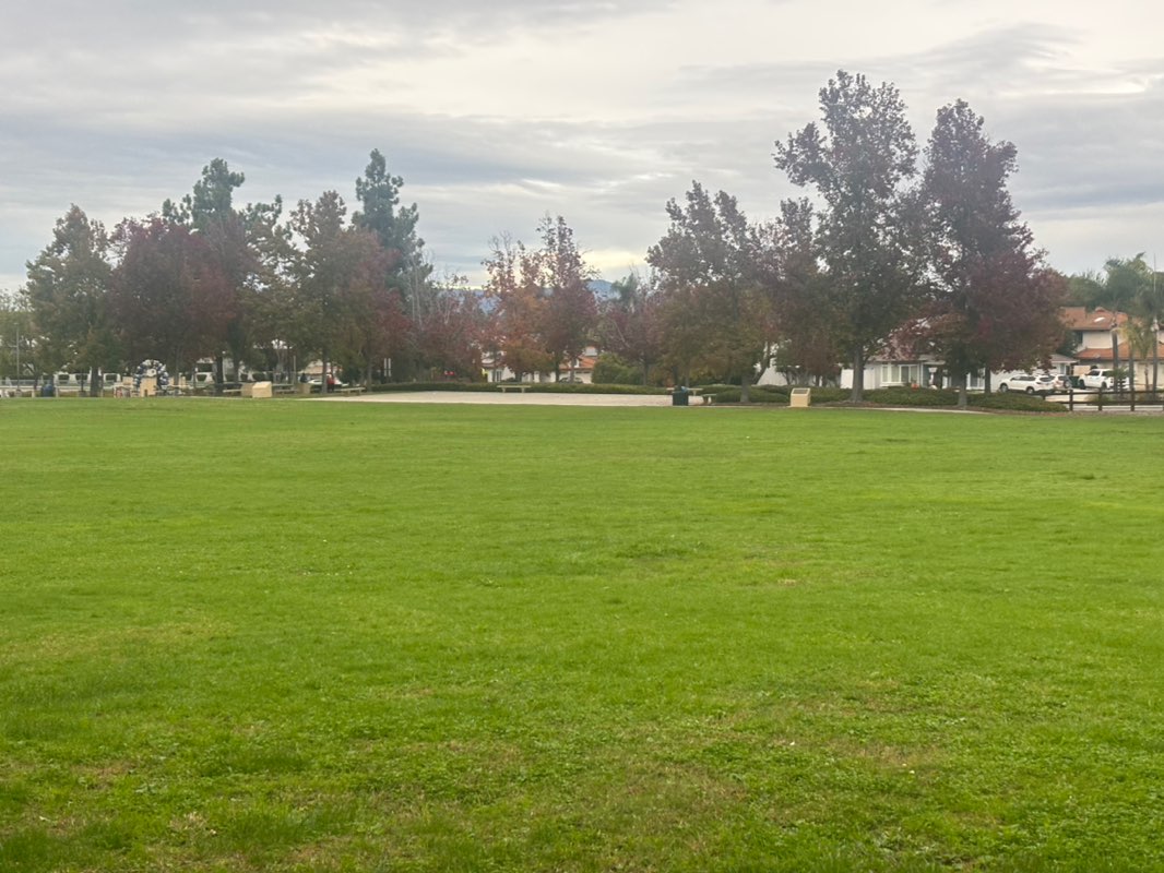 walking near me in Alamosa Park in autumn