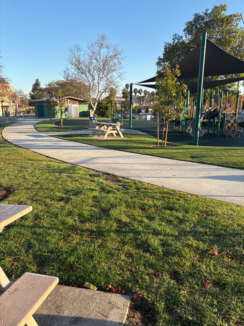 walking near me in Breeze Hill Park in winter