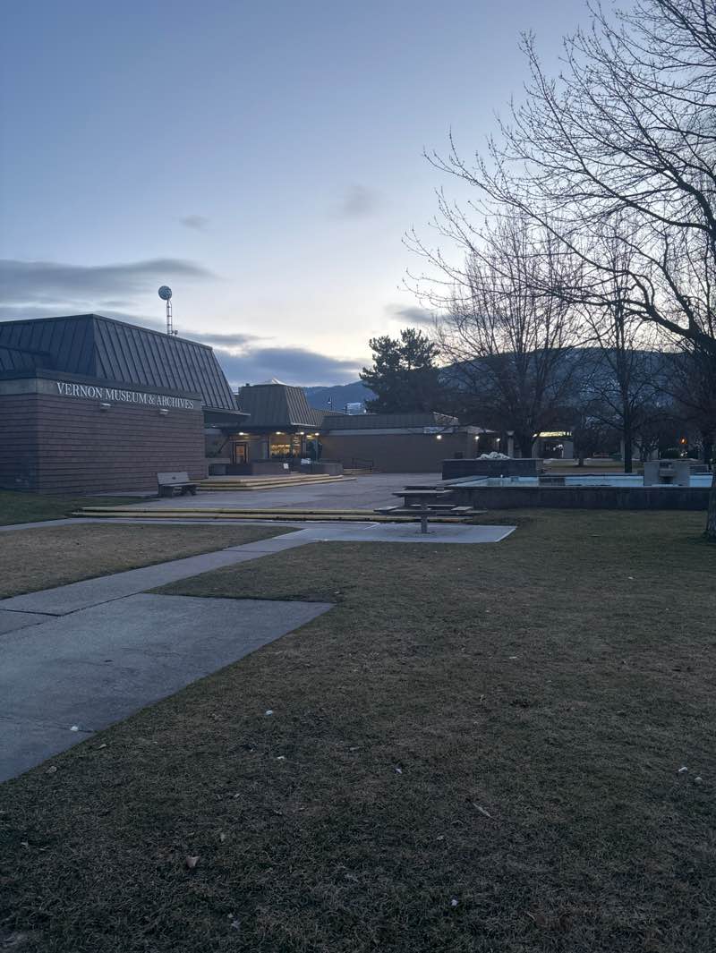 walking near me in Civic Plaza in spring