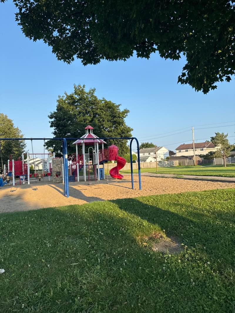 walking near me in Parc de Mingan in autumn