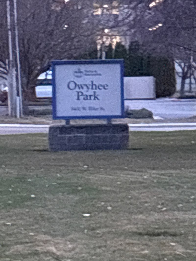 walking near me in Owyhee Park in spring