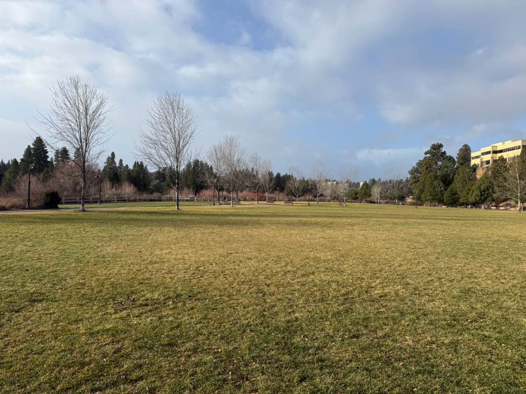 walking near me in Riverbend Park in winter