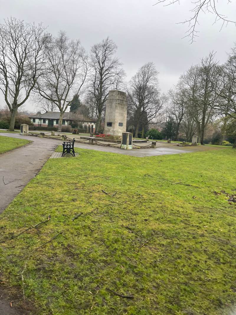 walking near me in Titchfield Park in winter