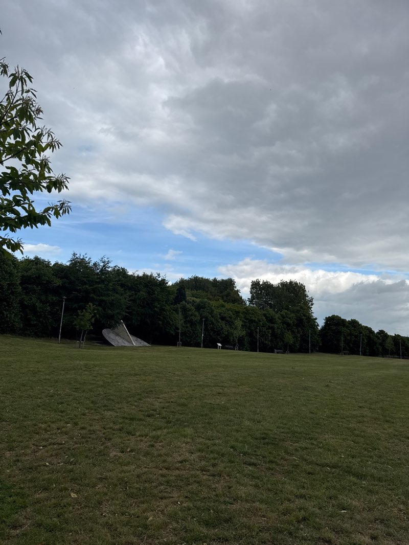 walking near me in Victoria Park in summer