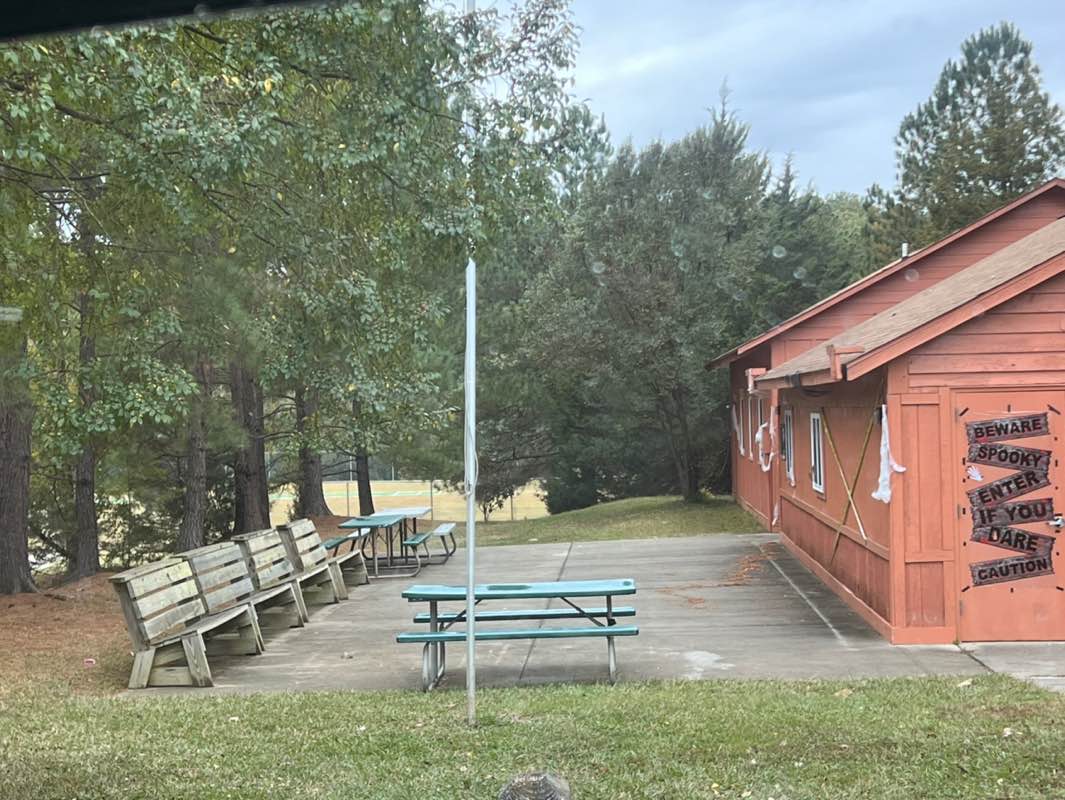 walking near me in Apex Jaycee Park in autumn