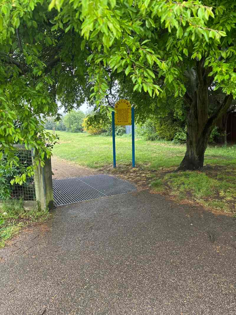 walking near me in Hatfield Park in spring