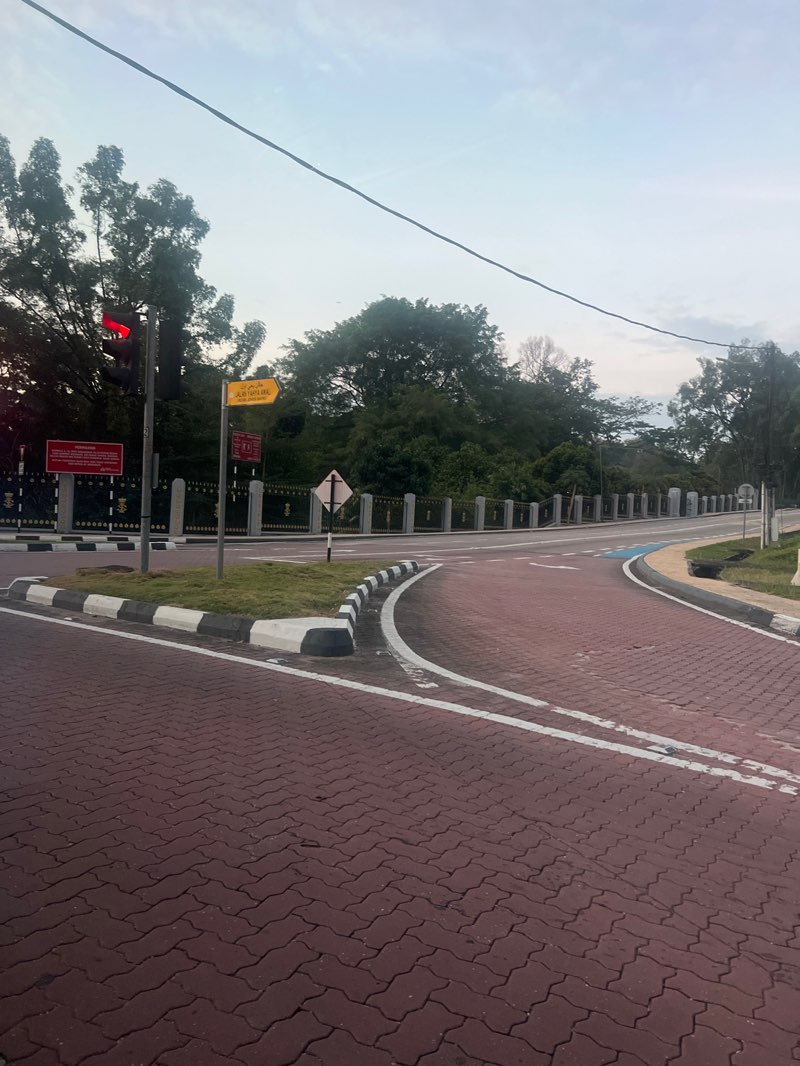 walking near me in Grand Palace Park in winter