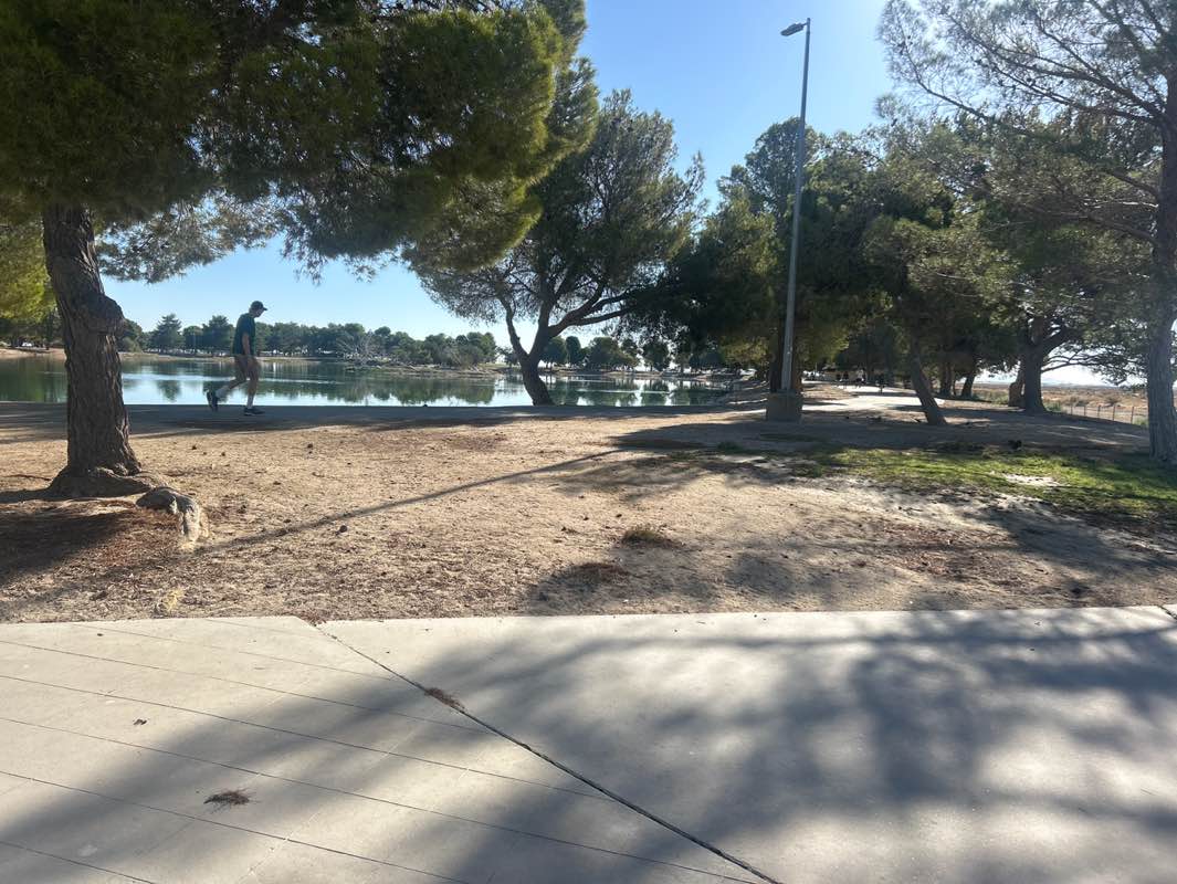 walking near me in Apollo Park in autumn