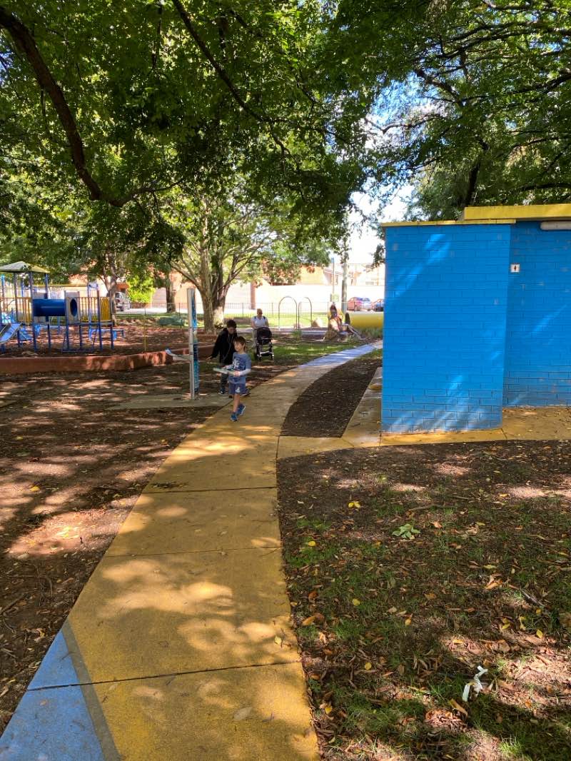 walking near me in Moore Park in summer