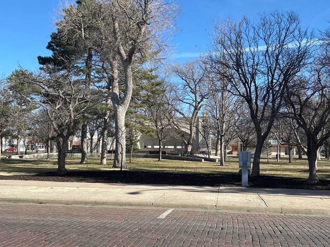 walking near me in Stevens Park in spring