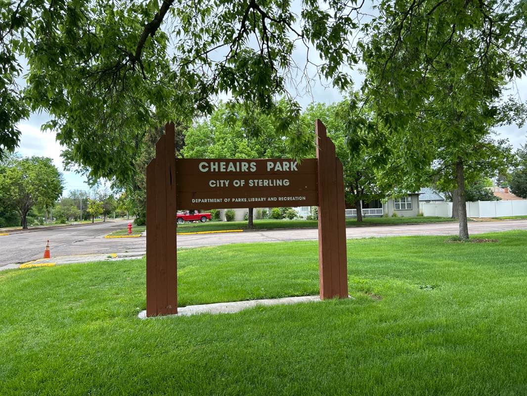 walking near me in Cheairs Park in spring