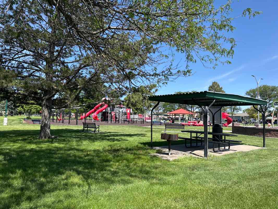walking near me in Parmer Park in summer