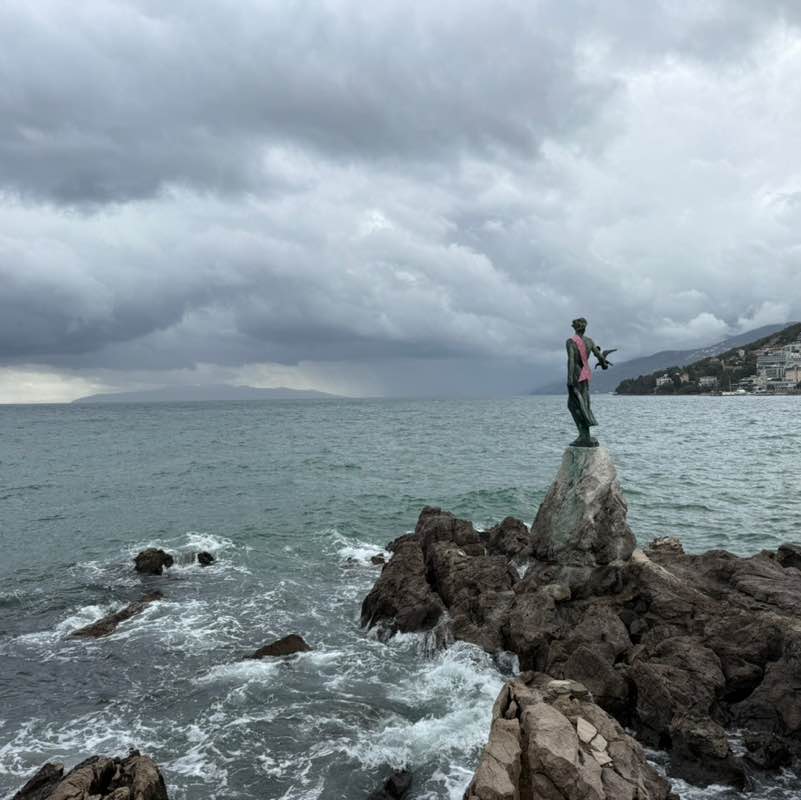 TIA.SYUCAI.USA2 Oksana post image