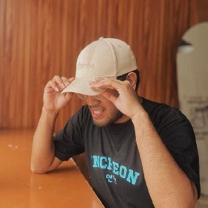 Joel Albert Urriquia profile