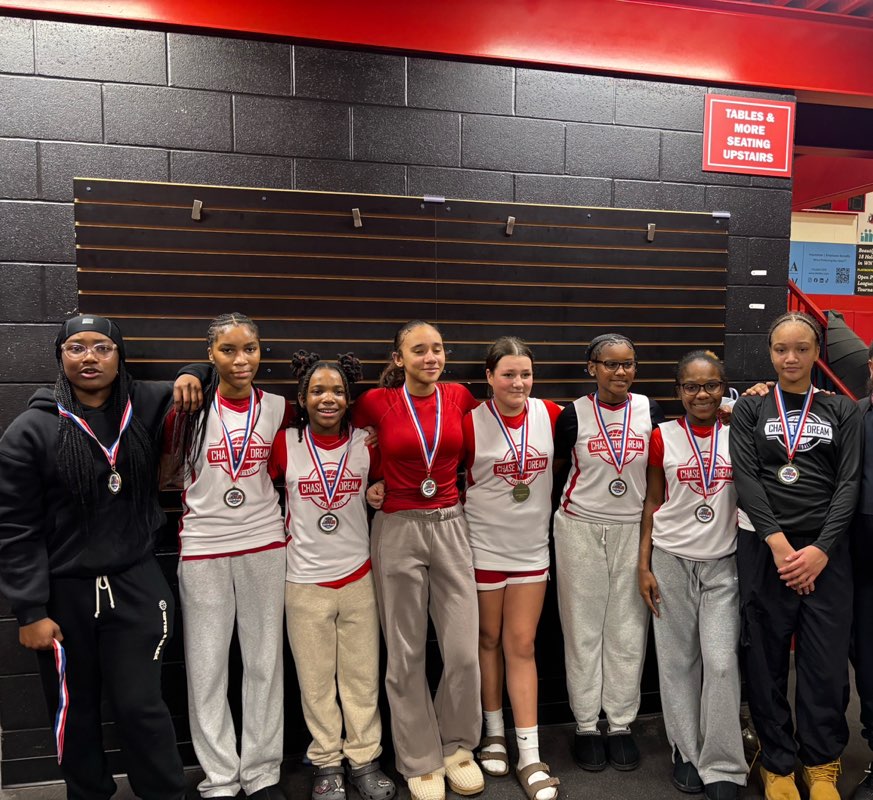 Nina  McLauchlin icon