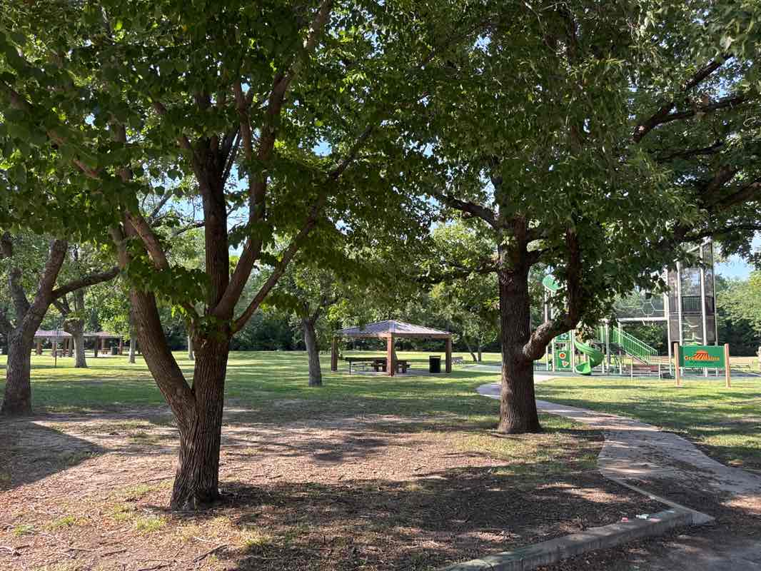 walking near me in Lakewood Park in summer