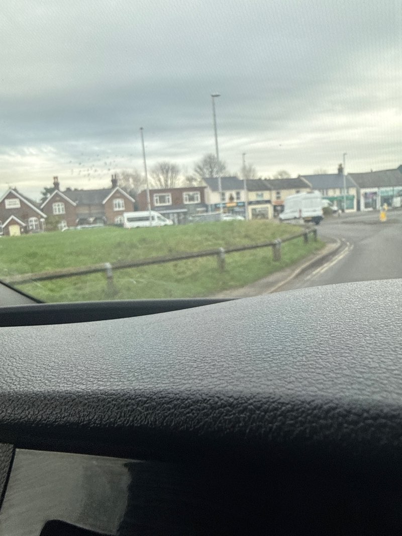 walking near me in Broadwater Green in winter