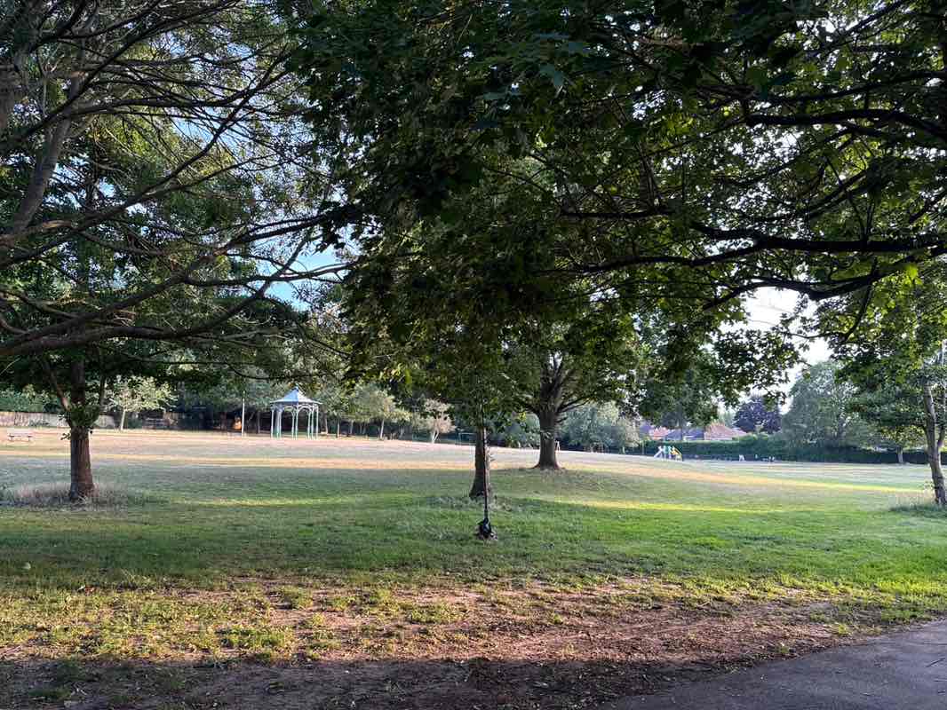 walking near me in Hollydale Recreation Grounds in summer