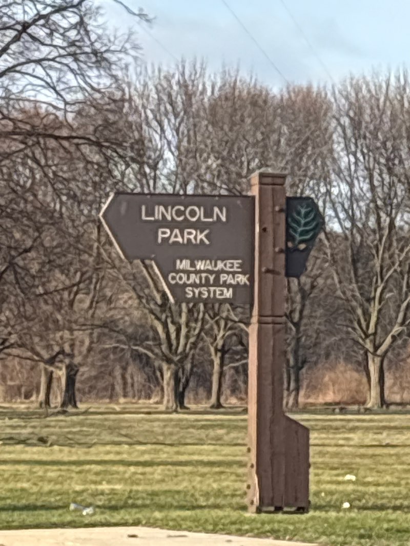 walking near me in Lincoln Park in spring