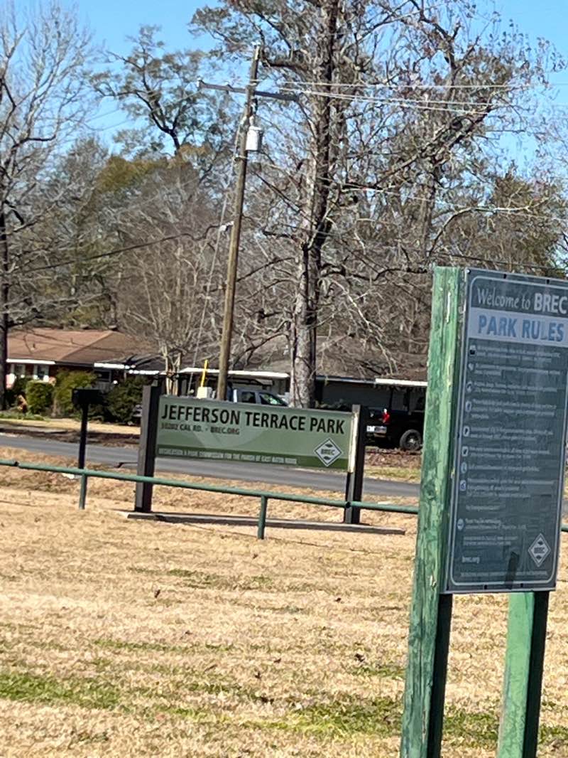 walking near me in Jefferson Terrace Park in winter