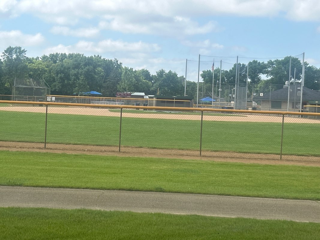walking near me in Northwoods Park in summer