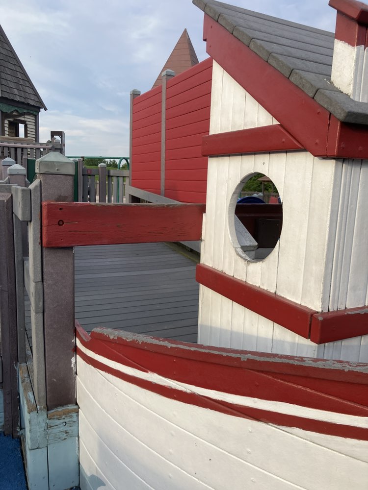 walking near me in Thomas B. George park in spring