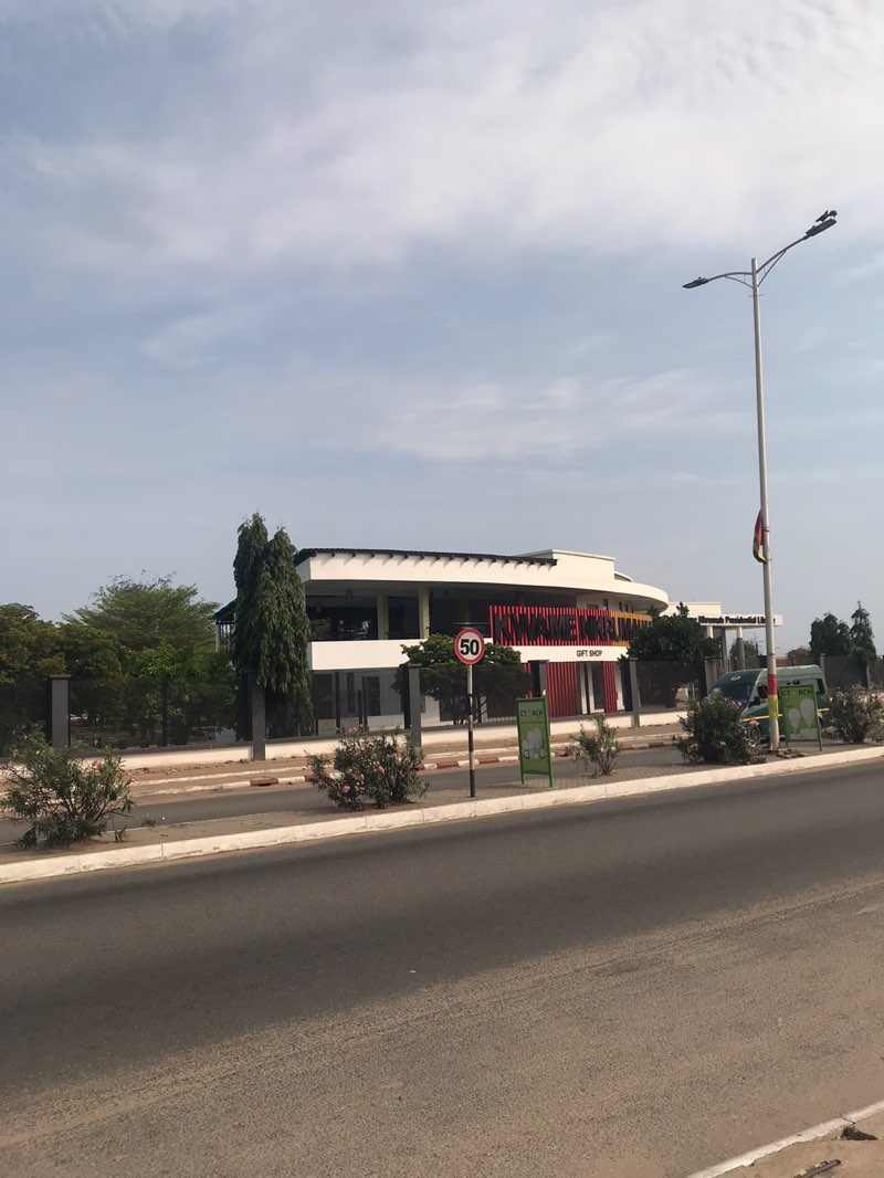 walking near me in Kwame Nkrumah Memorial Park in spring