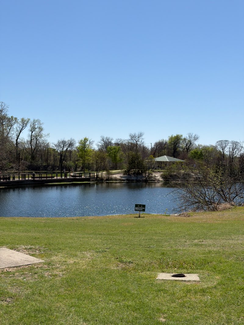 walking near me in Bethany Lakes Park in spring