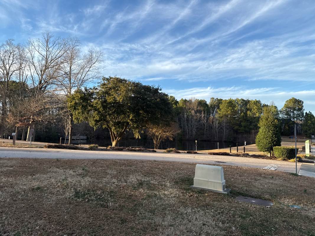 walking near me in Seagroves Farm Neighborhood Park / Town of Apex in winter