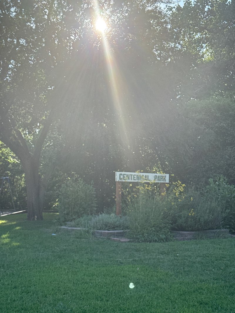 walking near me in Centennial Park in autumn