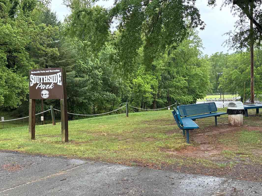 walking near me in Southside Park in spring