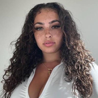 Rose 🌹 candace Candace Theron post image