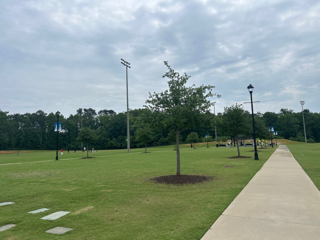 walking near me in Lakeside Park in spring