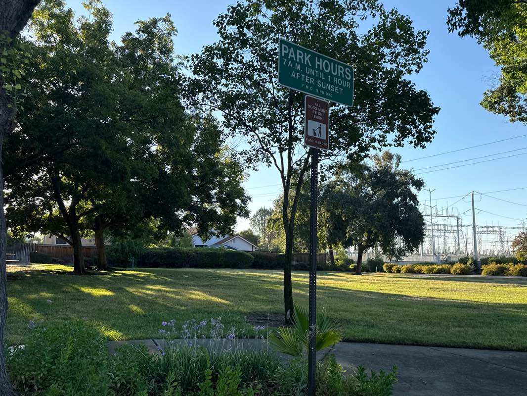 walking near me in Windsor Mini Park in autumn