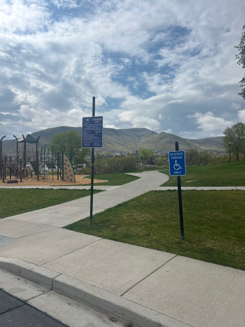 walking near me in Hamilton Farms Park in spring