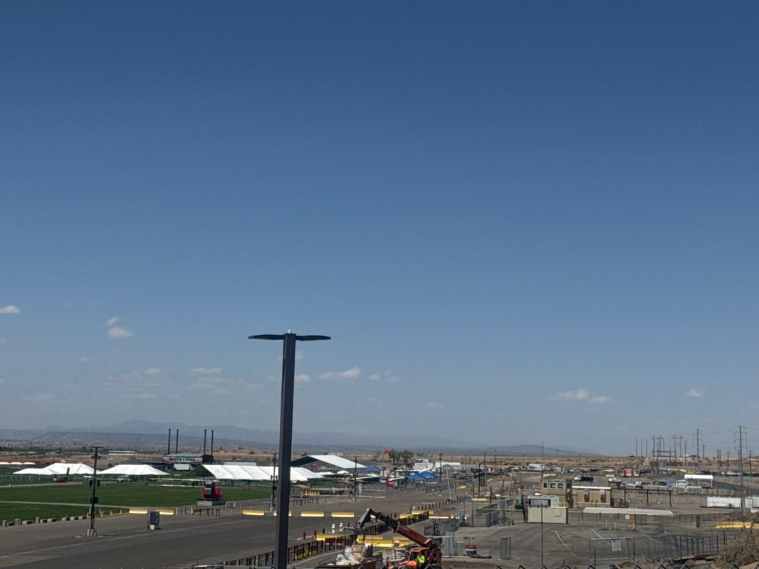 walking near me in Balloon Fiesta Park in spring