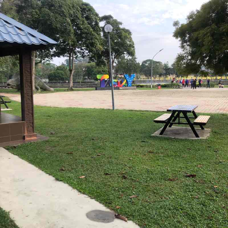 Najwa Abu Bakar post 1