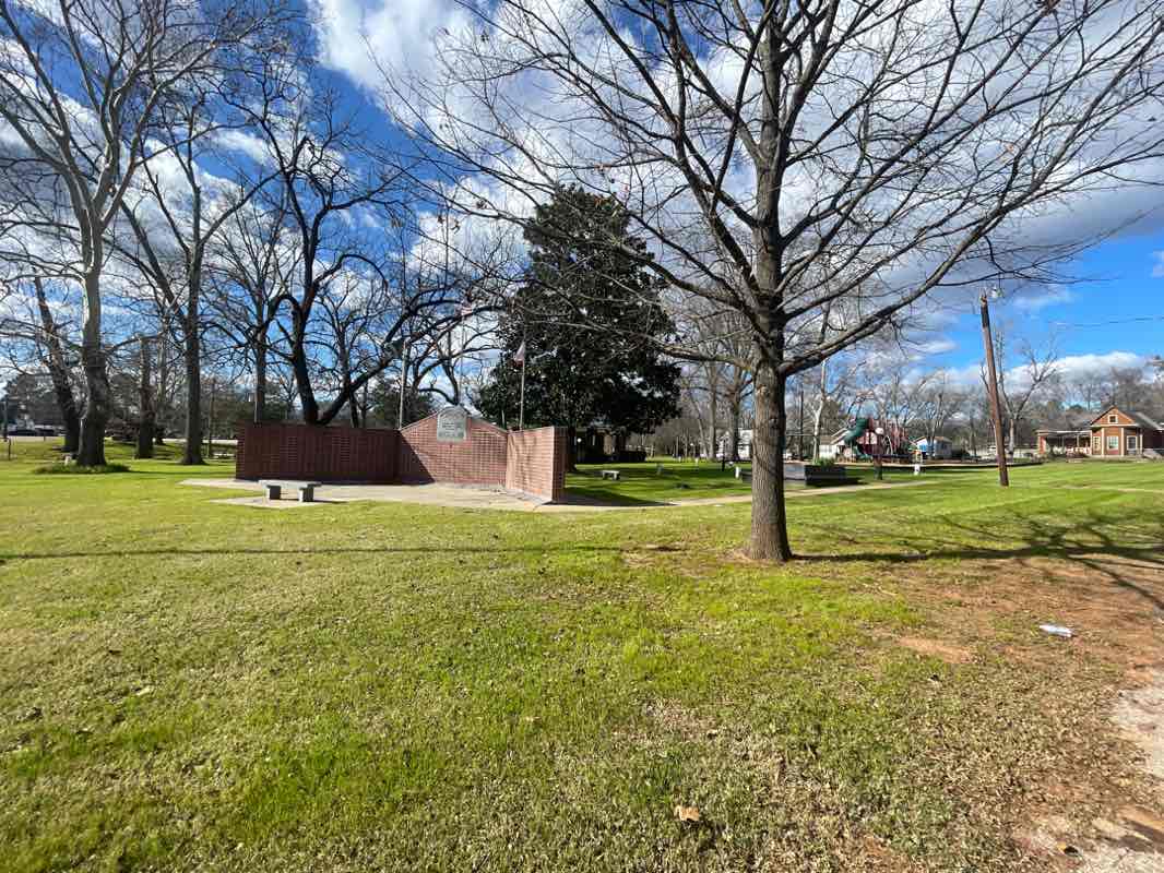 walking near me in Spring Park in winter