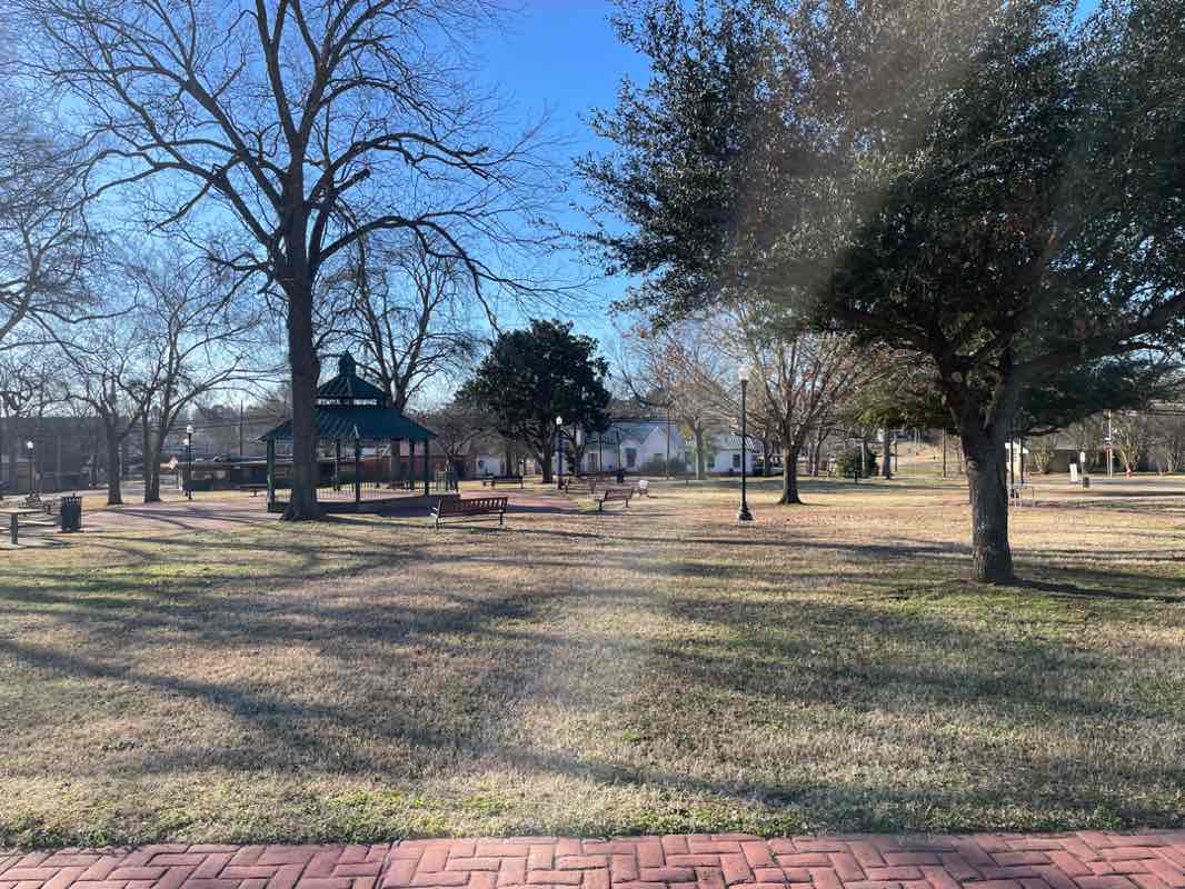 walking near me in Daingerfield City Park in winter
