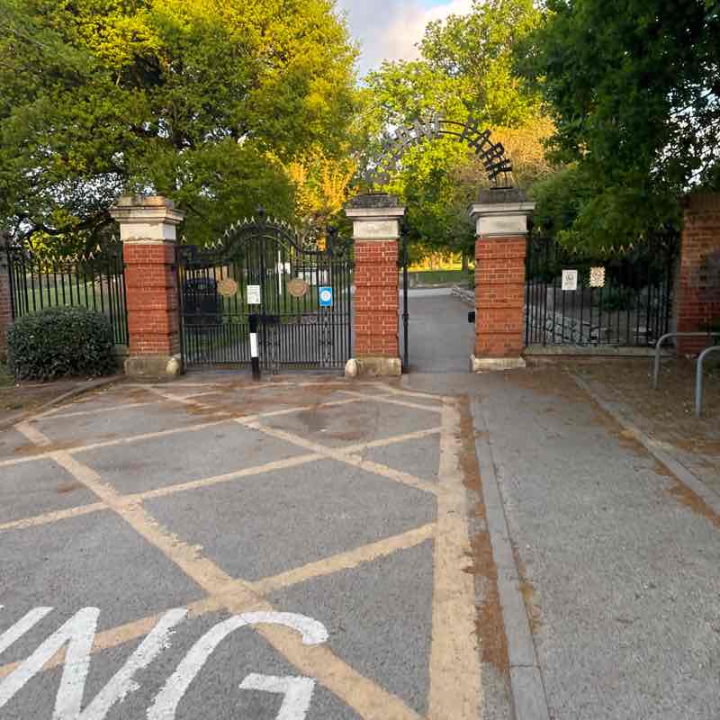 Adam 🇬🇧 post 1