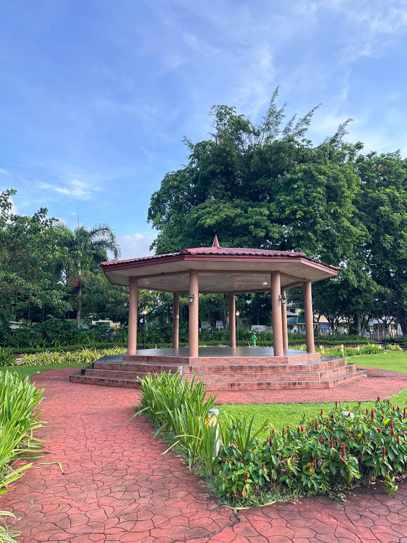 walking near me in Dapitan Park in spring