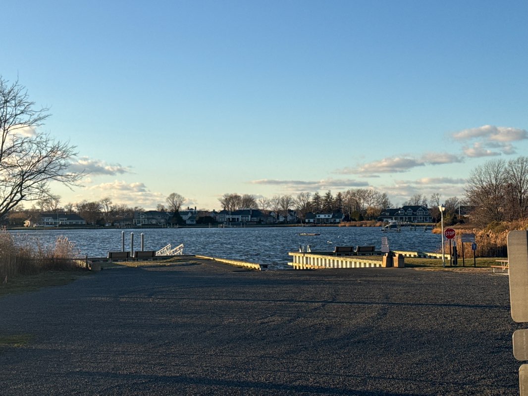 walking near me in Blackberry Bay Park in winter