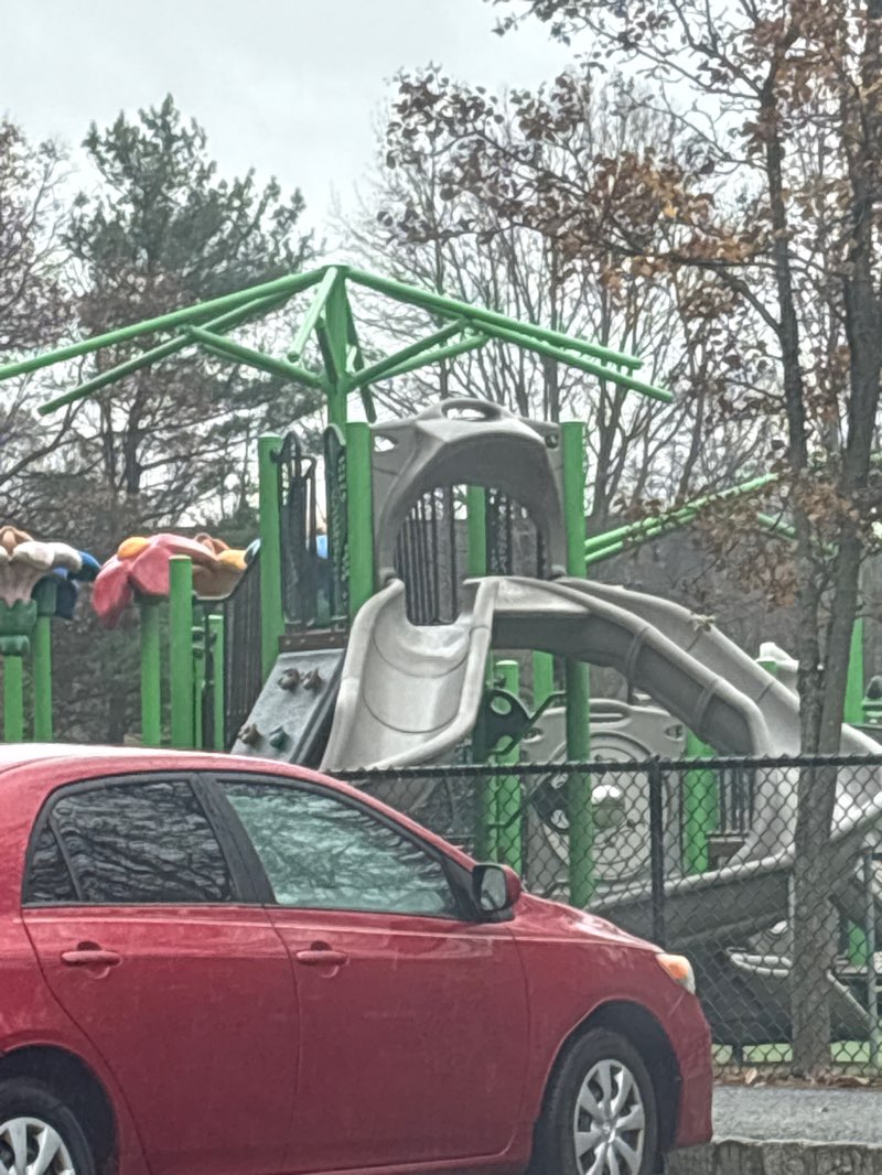 walking near me in Allocco Park in autumn