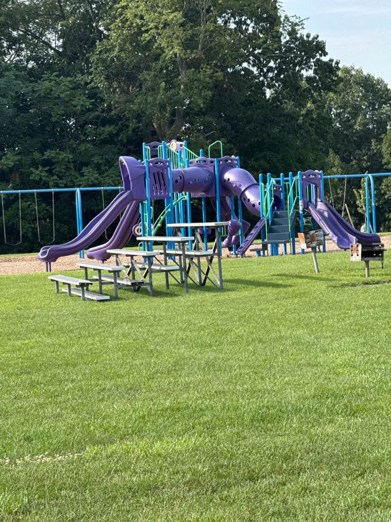 walking near me in Lingle Park in autumn