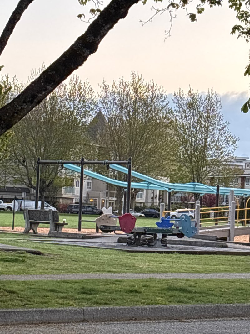 walking near me in Linwood Park in spring