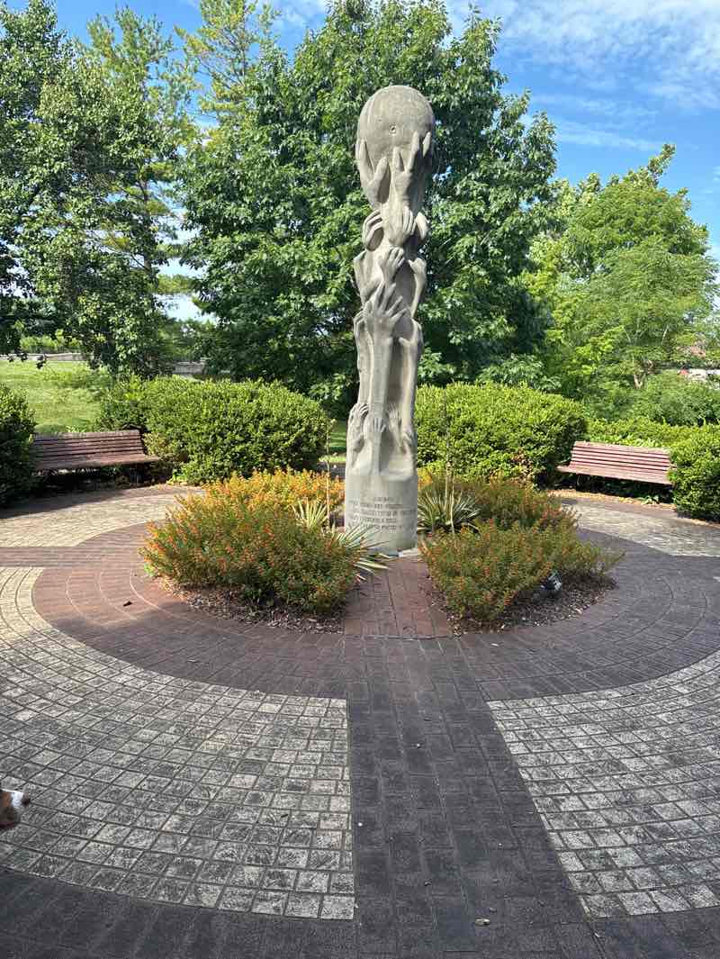 walking near me in Alum Creek Park North in summer